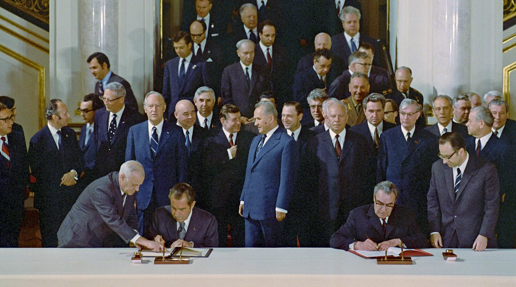 1972 год договор между ссср и сша. Осв-1 Брежнев Никсон 1972. Подписание осв 1 Брежнев и Никсон. Осв-1 и осв-2. 1972 Осв 1.