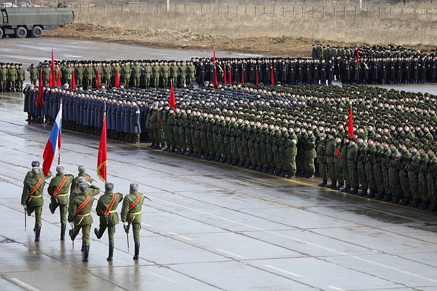 Алабино красная площадь. Алабино репетиция парада. Алабино подготовка к параду. Алабино площадь. Подготовка к параду победы