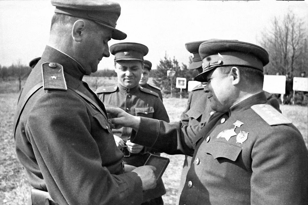 Генерал армии н. ф. Ватутин. Ватутин 1944. Ватутин 1941. Армейские н