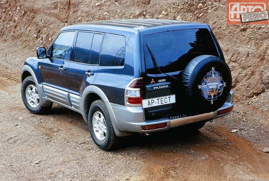 Мицубиси паджеро года выпуска. Mitsubishi Pajero III (1999-2006). Митсубиси Паджеро 3. Мицубиси Паджеро 3 1999. Mitsubishi Pajero 3 1999-2006.