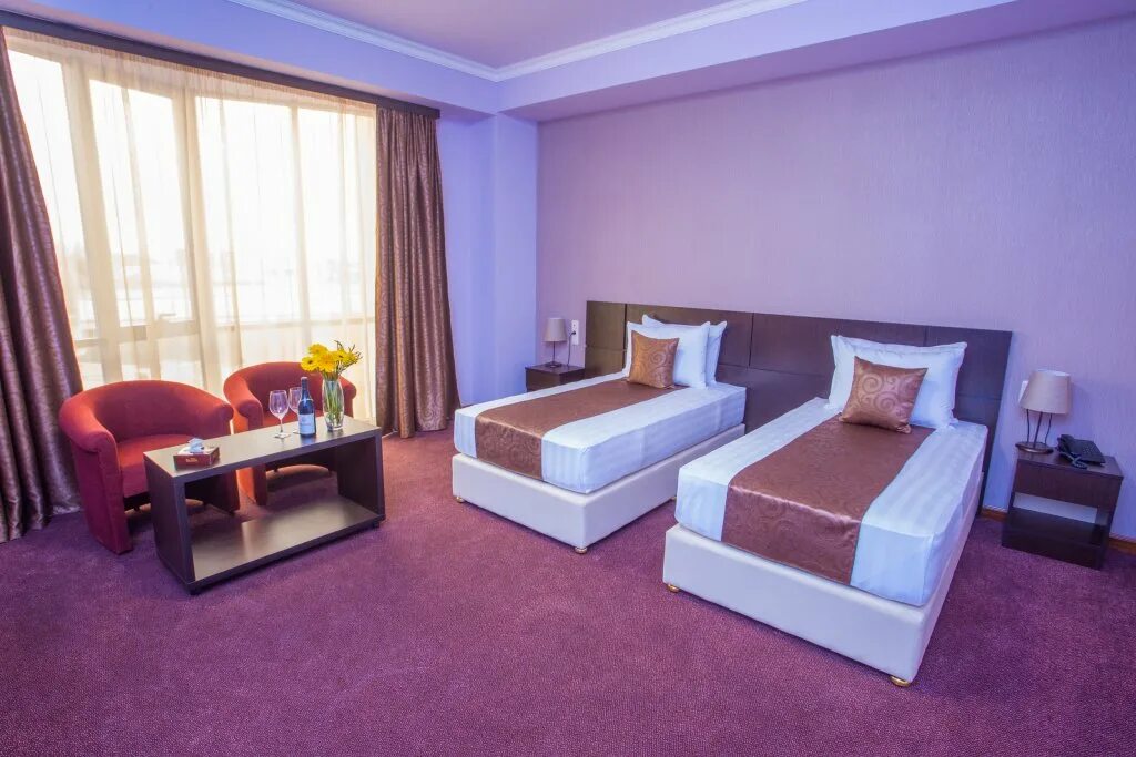 Отель ани ереван. Ani Central Inn Ереван. Отель Silachi Hotel Ереван 3. Отель Ани централ ИНН Ереван. Comfort Hotel 3 Ереван Армения.