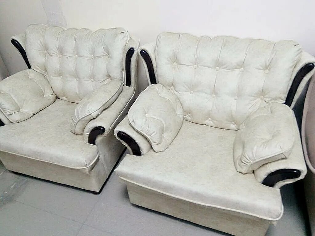 Мебель курганинск. Магазин 12 стульев Курганинск. Мягкая мебель 2007 года. Чудо мебель мягкая. Мягкая мебель 1994 года.