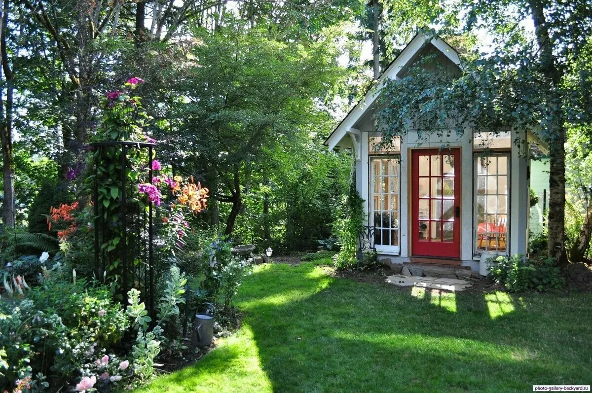 Красивая дача. Ландшафтный стиль прованс. Чайный домик «цветущий сад». Красивые дачные домики. Поместье вистерия лодж.