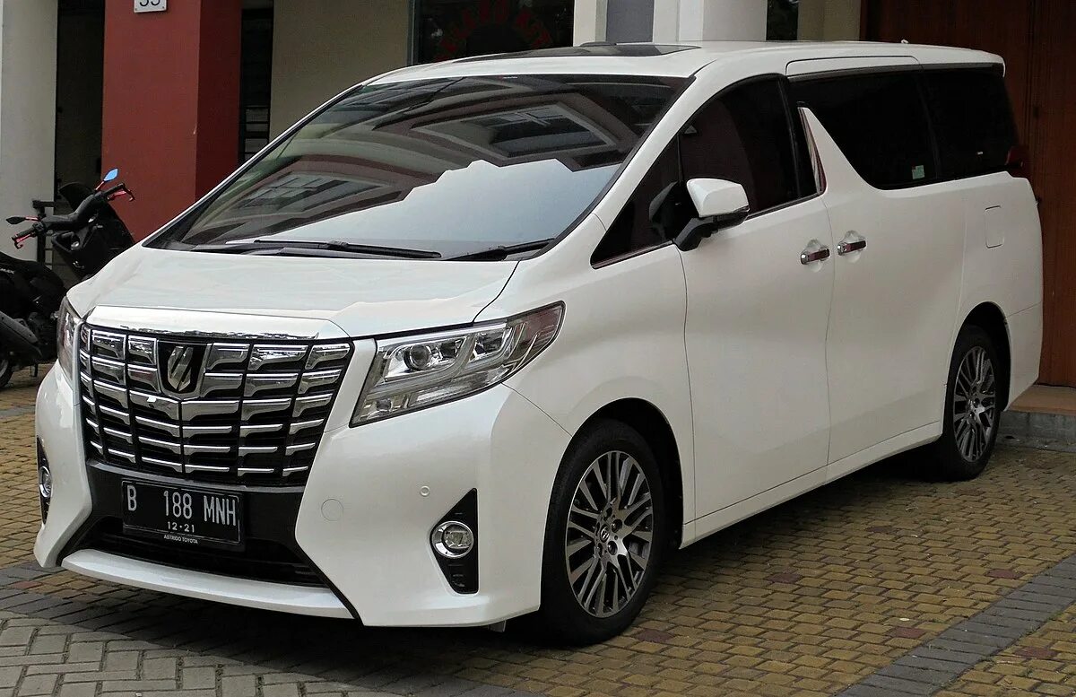 Toyota alphard 1 поколение. Тайоьа вльфар. Toyota минивэн alphard 2016. Toyota aldfaro. Toyota alphard 2018.