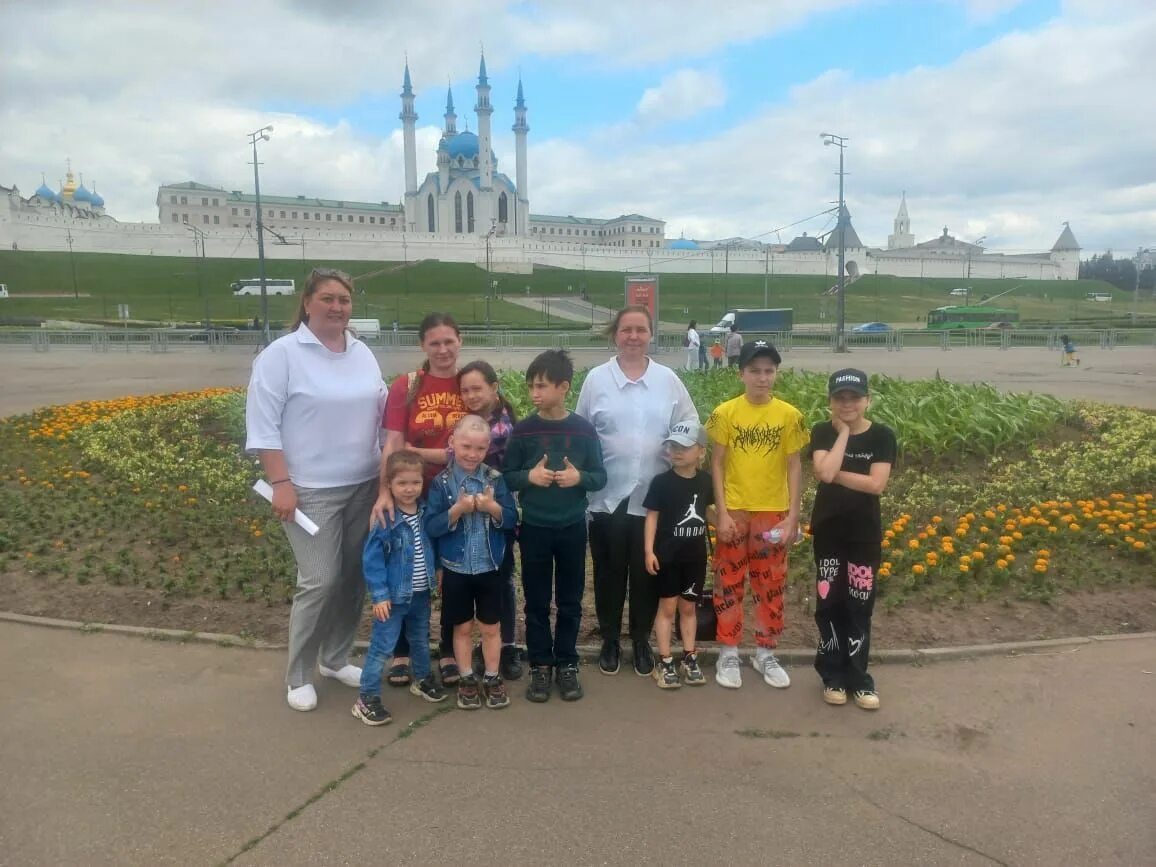 семья в роддоме. многодетные семьи санкт петербург 2023. много детей в семье. многодетная семья. многодетные семьи санкт петербург 2023.