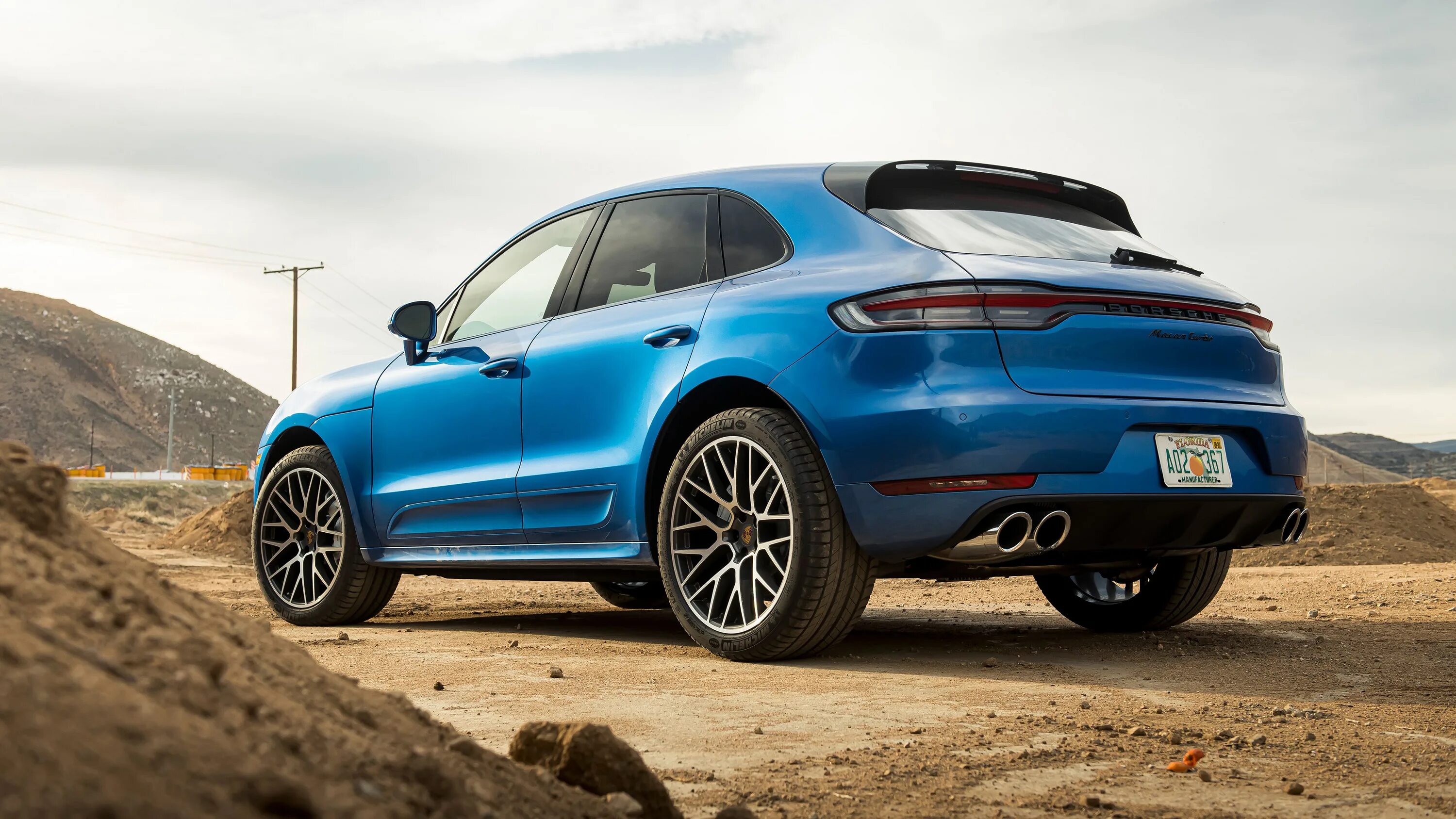 Macan м5. Порше Кайен Макан 2020. Porsche Macan Turbo 2019. Porsche Macan 2020 голубой.