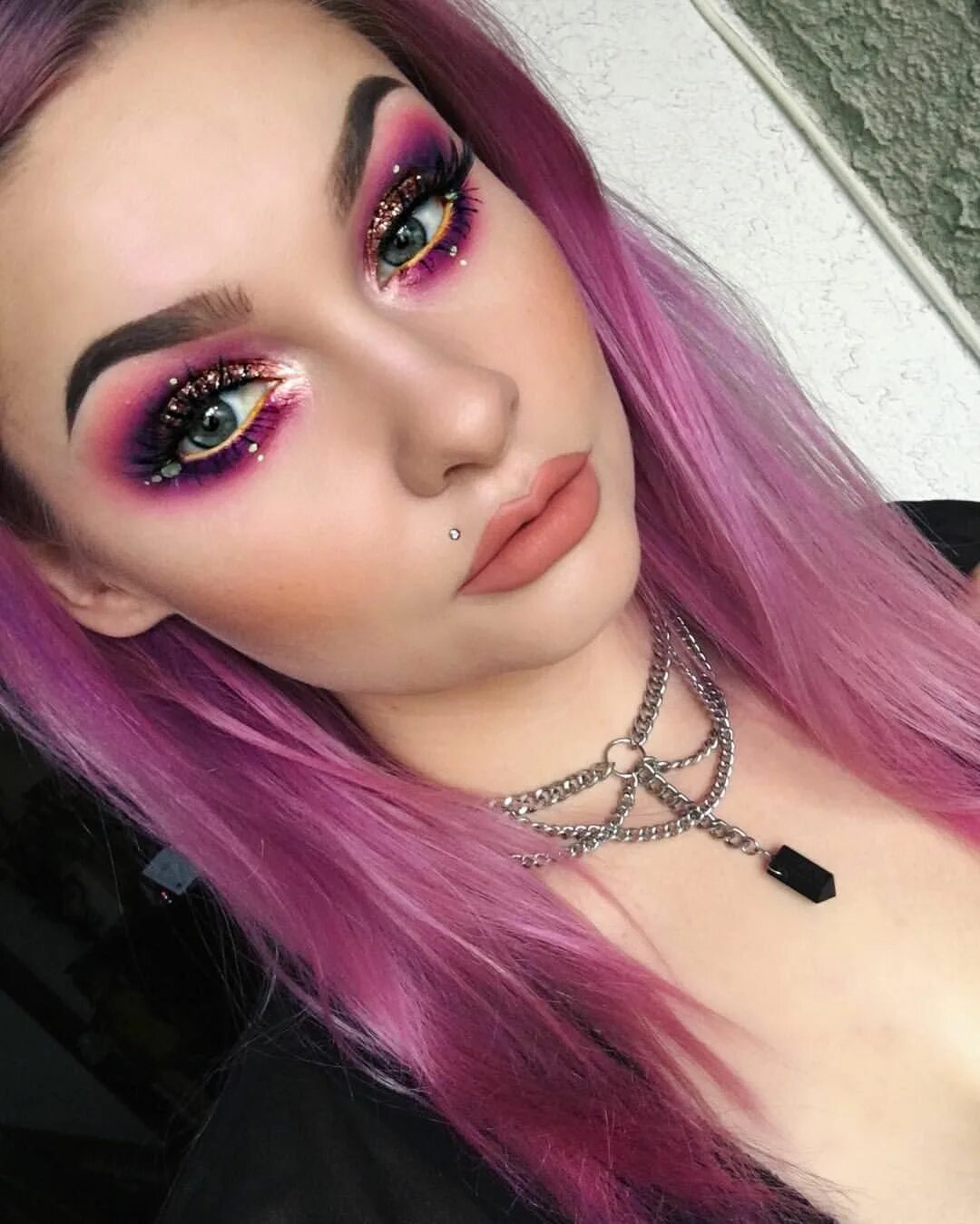 Pink make up