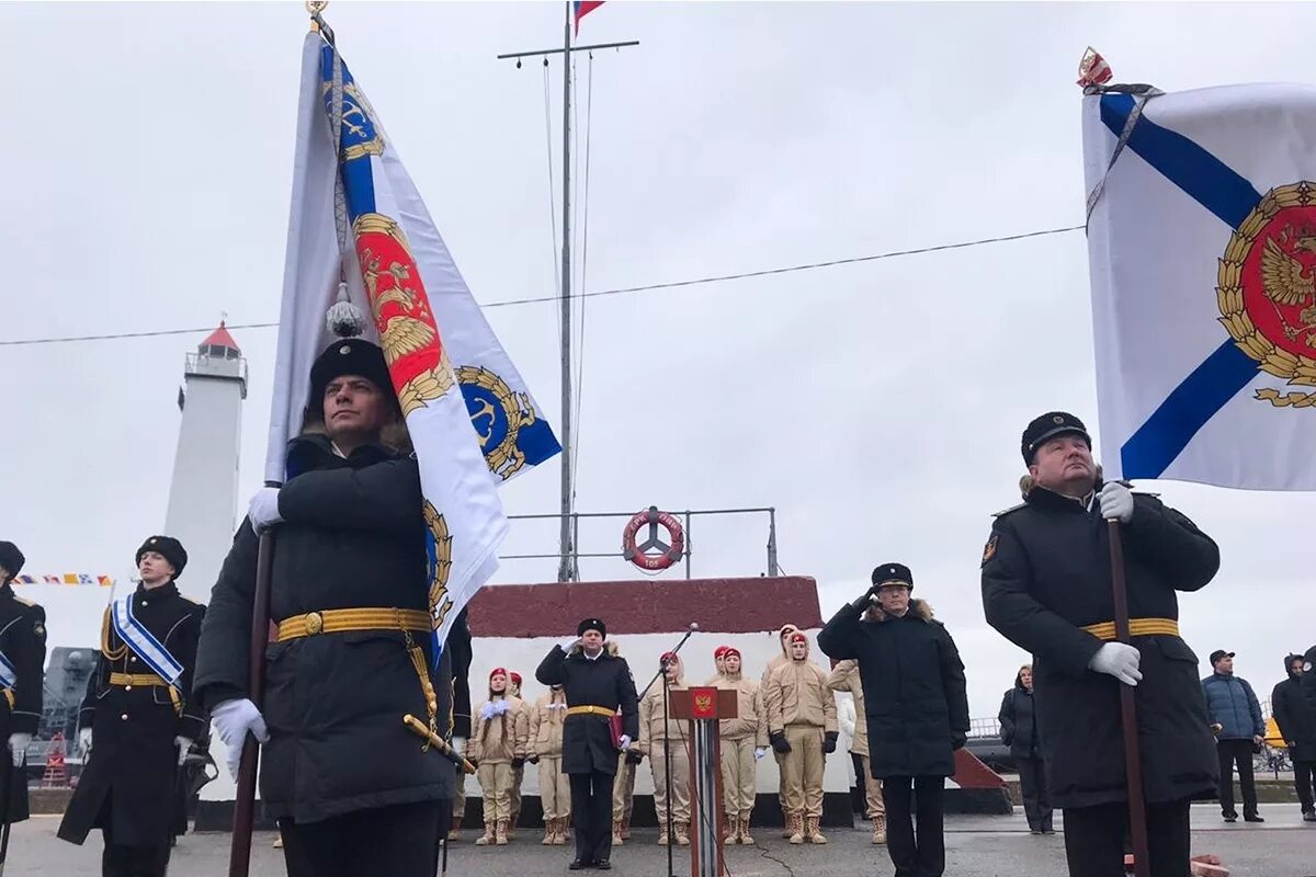 Боевое Знамя ЛЕНВМБ. Ленинградская военно-морская база Кронштадт. Боевое Знамя ВМФ РФ. Балтийский флот Кронштадт. Боевое знамя нового образца