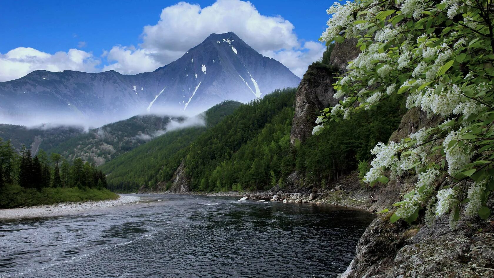 Река Амур Хабаровский край. Дальний Восток Хабаровский край. Гора Джугджур. Река мая Хабаровский край. Крупные реки дальнего востока россии