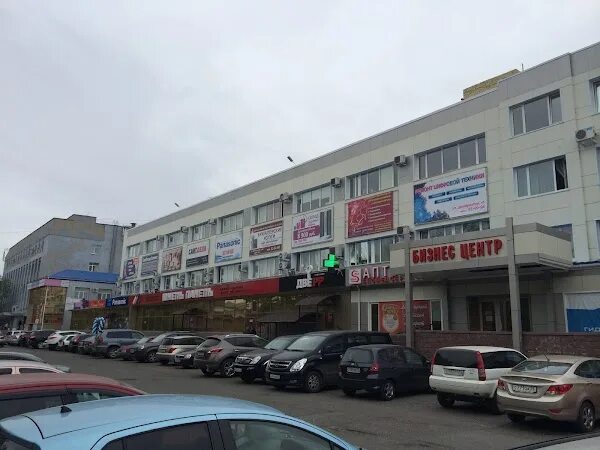 В бизнес-центре "Декабристов, 45" прошла эвакуация из-за информации о бомбе Посл