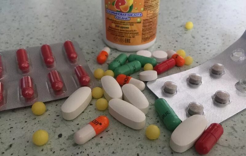 Куда сдавать таблетки. Куда сдавать таблетки. Контейнер для сбора лекарственных препаратов. Сбор просроченных лекарств. Утилизации просроченных лекарственных средств.