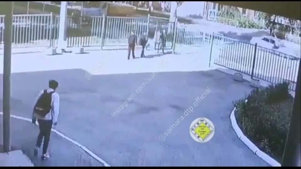 Самооборона памятка. Сбил человека на мосту переходящего пешеход апатиты. Правила дорожного движения для пешеходов. Правила безопасности на пешеходном переходе. Наезд транспортного средства на человека.