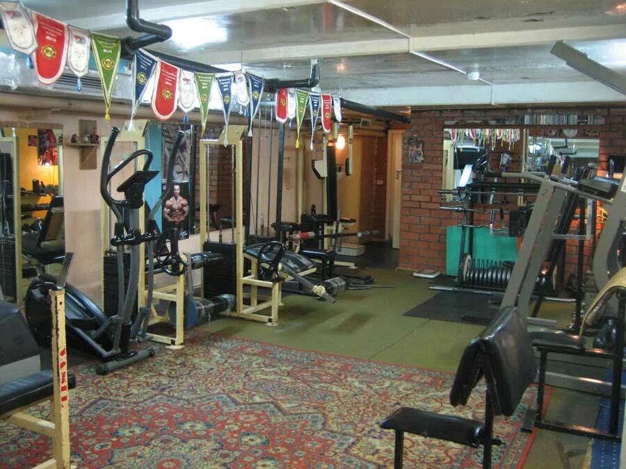 спорткомплекс юность орск тренажерный зал. проспект труда бассейн. спортзал на труде. на левитана тренажер зал. спортивный зал воронеж.