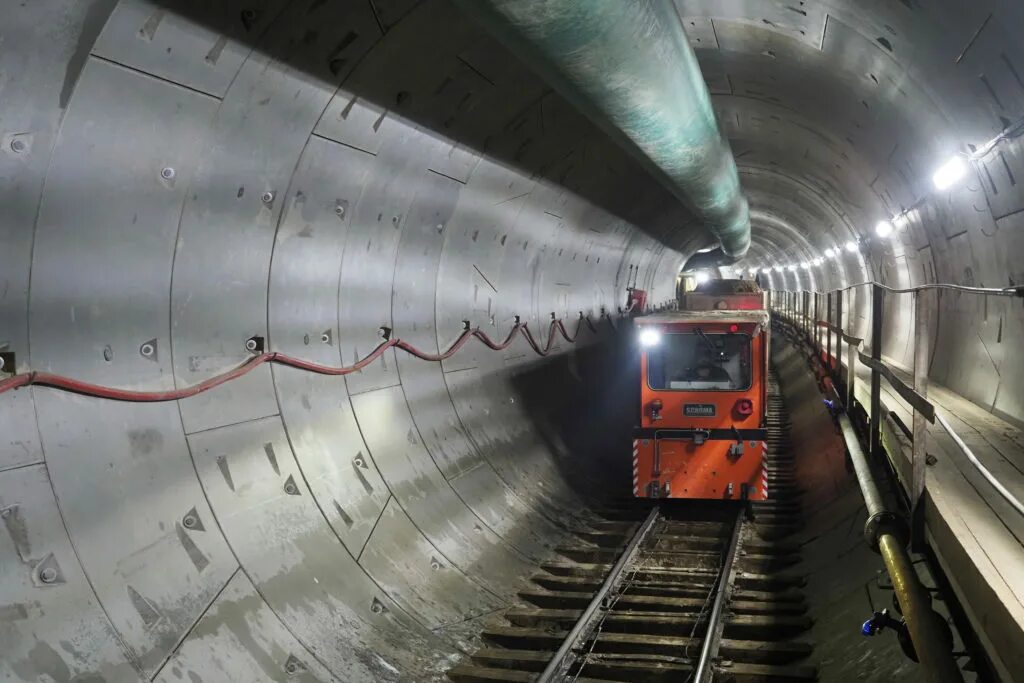Тоннели московского метрополитена. Тоннель метро с4д. Тоннель метро станция бауманская. Подземные сооружения. Подземное метро.