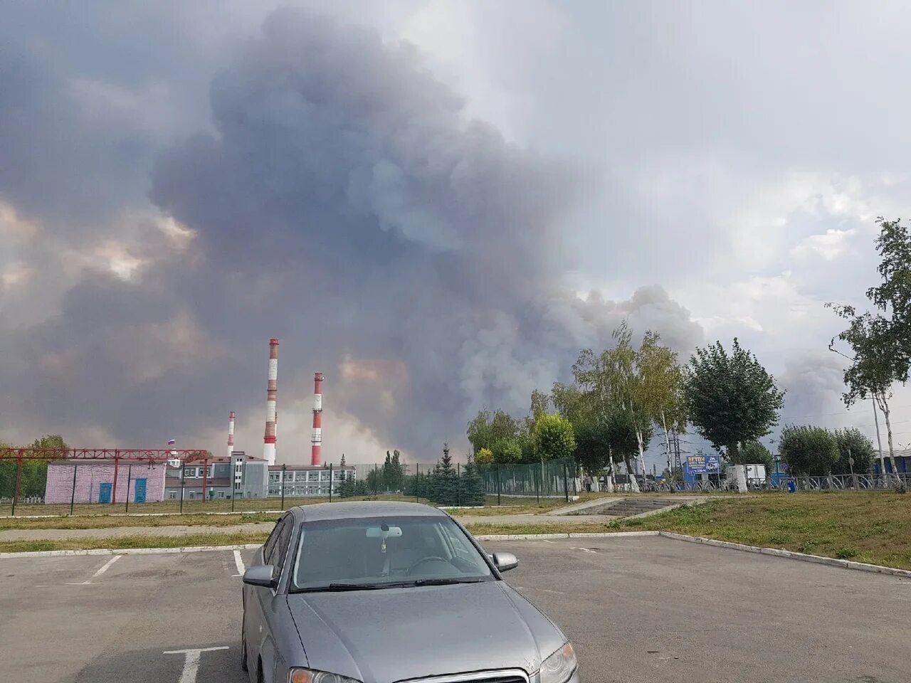 Лимпопо екатеринбург пожар. Трасса Екатеринбург Пермь перекрыта. Пожар в Первоуральске. Пожар Пермь Екатеринбург. В Свердловской области пожар в Первоуральске.