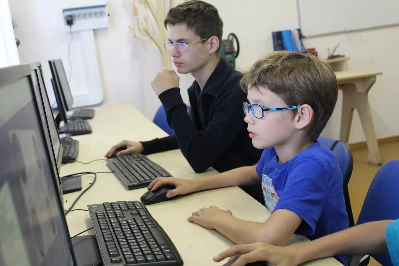 Программа robot для проектирования. Компьютерные технологии. Моделирование программирование. Инновация технология современное. Компьютерные технологии в бизнесе.