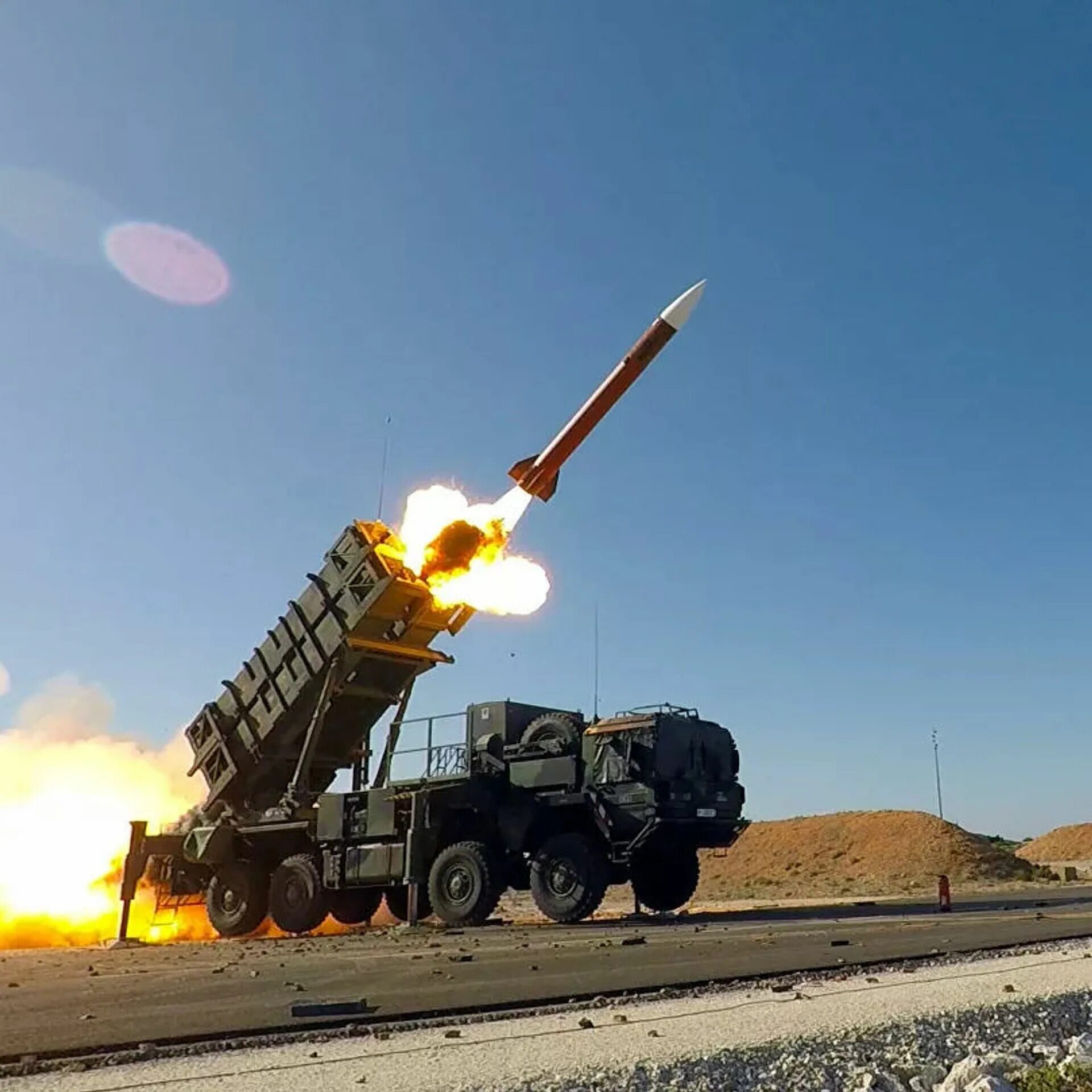 Скорость пэтриот. Mim-104 patriot. «пэтриот» mim-104 ракета. пэтриот зенитный ракетный комплекс. patriot американский противоракетный комплекс.