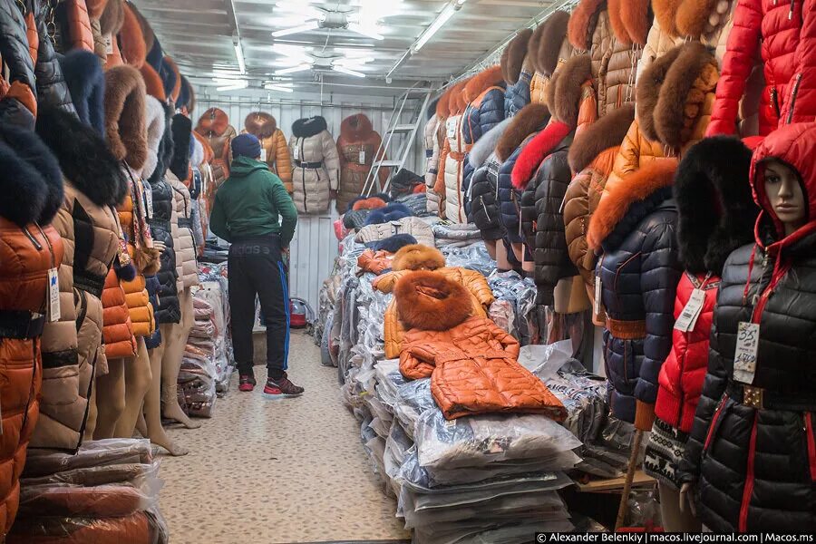 Магазин одежды город ош. Женские платья из киргизии. Национальная шапка киргизов. Поставщики одежды киргизии. Национальный головной убор мужчин киргизии.