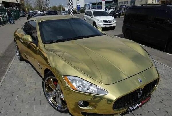 Золотистый металлик. Золотистый металлик авто. Машина золотого цвета. Золотая автомобильная краска. Авто цвета золота.