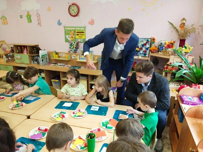 беседа с детьми подготовительной группы. занятие в доу. занятия в садике. дети подготовительной группы. чтение с детьми в доу.