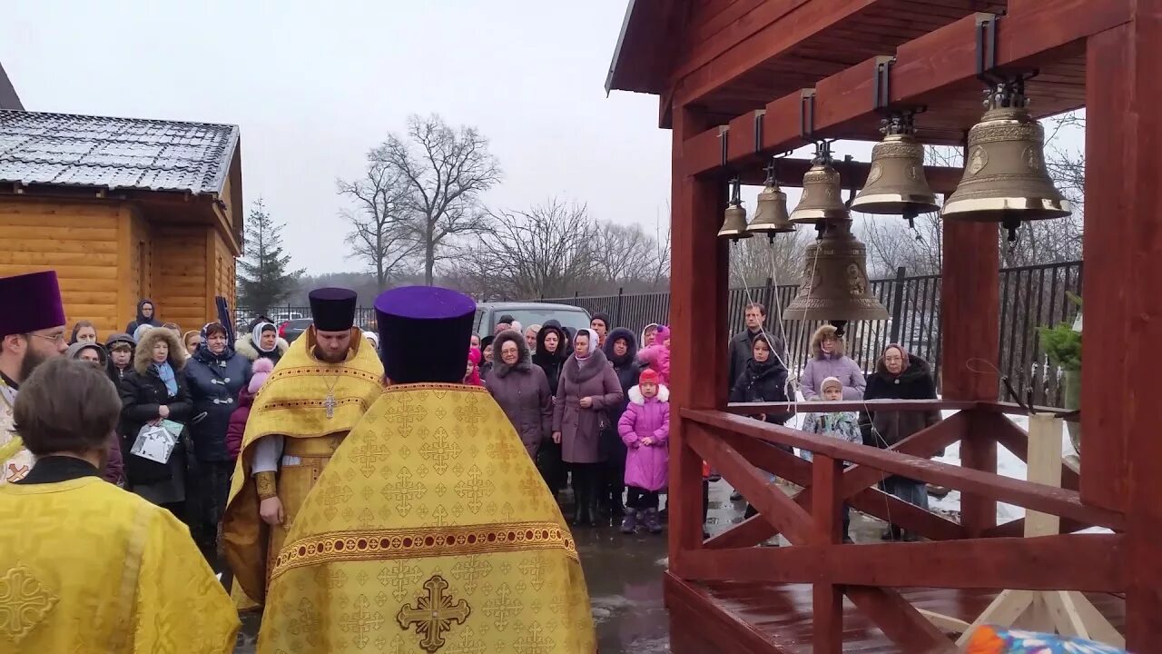 Катюшки церковь. Катюшки церковь. Храм в лобне в катюшках. Катюшки церковь. Филаретовский храм лобня.