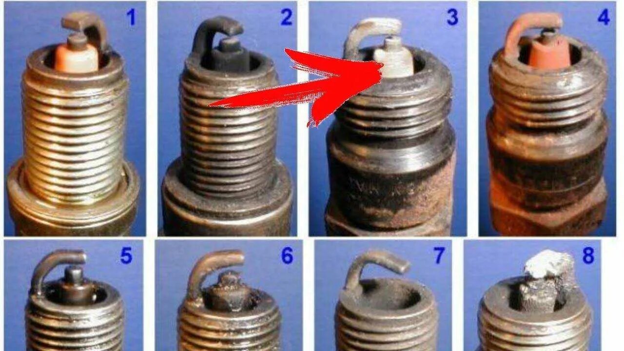 Почему свечи постоянно. Белые свечи зажигания ВАЗ 2107 карбюратор. Чёрные свечи зажигания ВАЗ 2110 инжектор. Цвет свечей зажигания ВАЗ 2107 карбюратор. Белые свечи зажигания ВАЗ 2114.