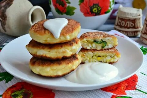 Оладьи с вареным яйцом и зеленым луком
