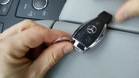 Открывает mercedes