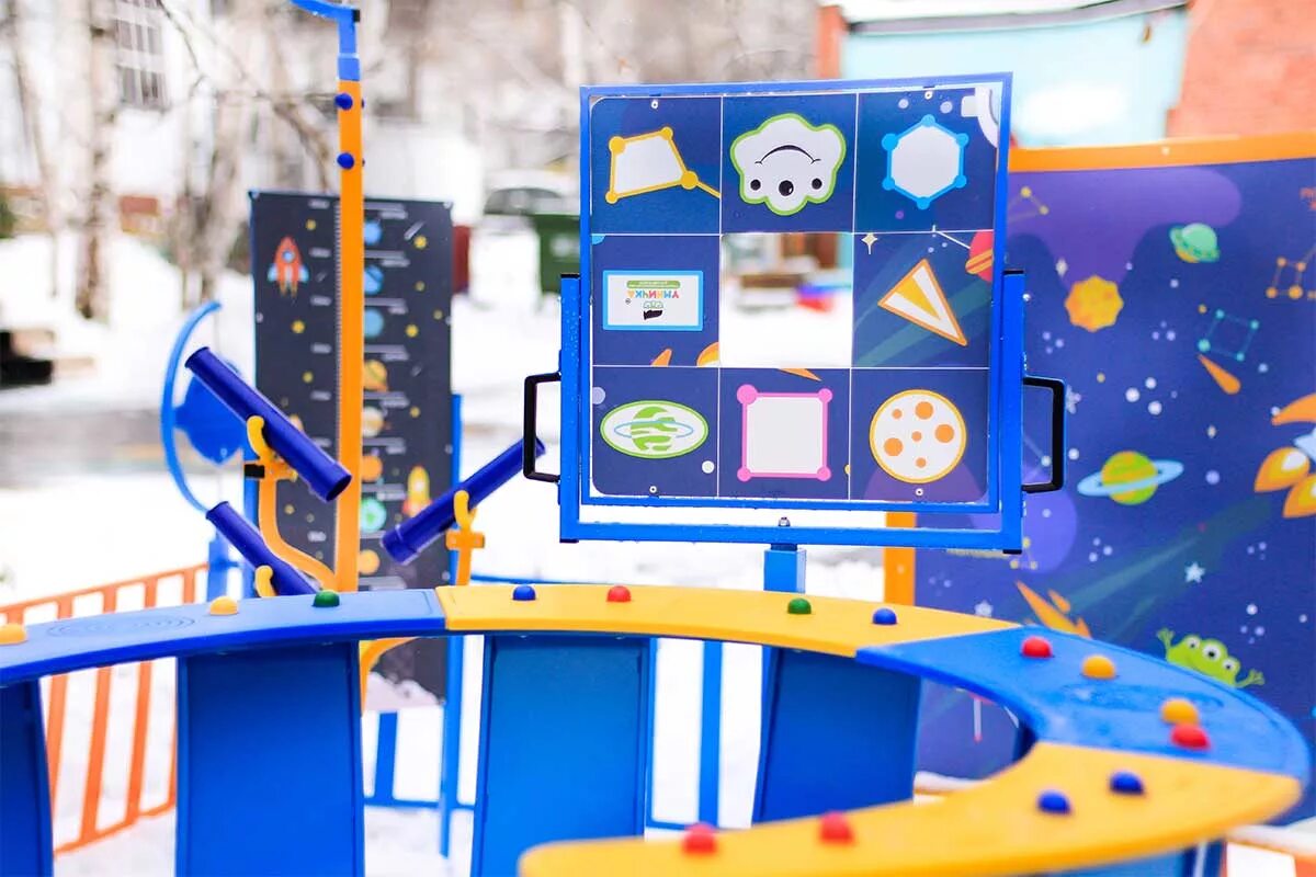 Игра сады космос. Космическая площадка «умничка™» УКП-001. Игровые панели для детских площадок. Интерактивная детская площадка. Интерактивные площадки для детей.