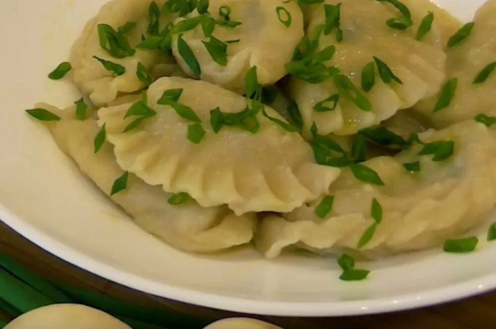 Вареники с грибами. Постные вареники с картошкой и грибами. Вареники с картошкой для похудения. Постные пельмени. Тесто для вареников с картошкой без яиц