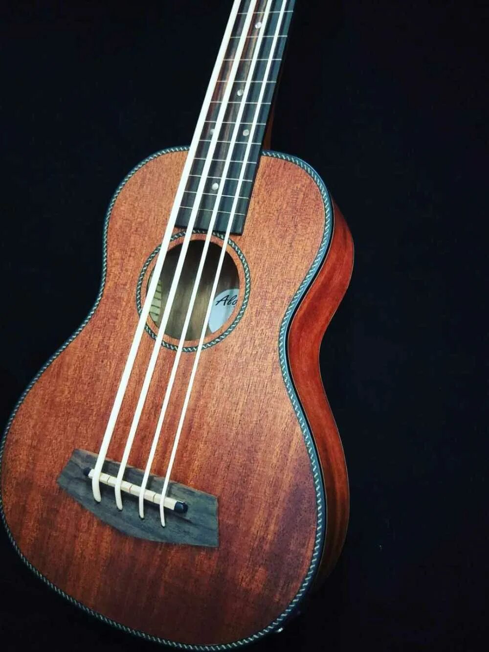 бас укулеле. акустическая бас укулеле. бас укулеле. бас гитара укулеле. бас укулеле.