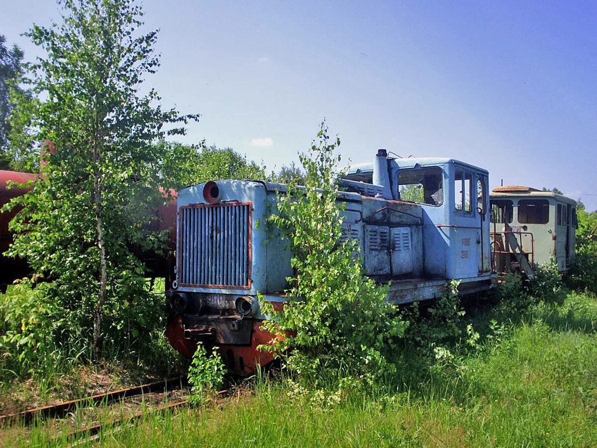 Туту станция. Эсу1а УЖД. Списанный тепловоз ту 4. ЭСУ-1. Списанный тепловоз ту4 2988.