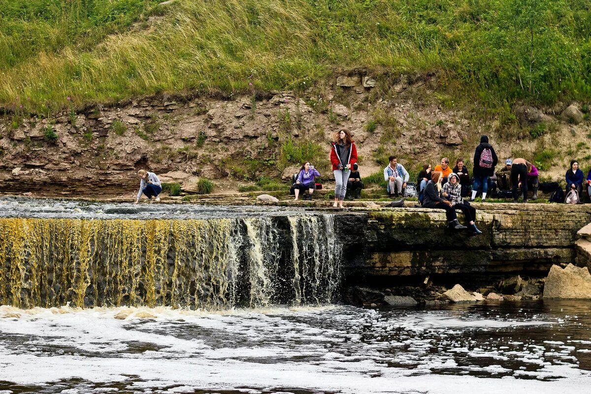 Большой тосненский водопад. Водопад под Питером Тосненский. Тосненский водопад зимой. Тосненский водопад в Ленинградской зимой.