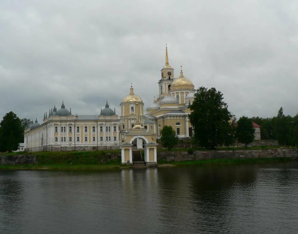 В Нило-Столобенской пустыни начались занятия на курсах базовой подготовки для мо