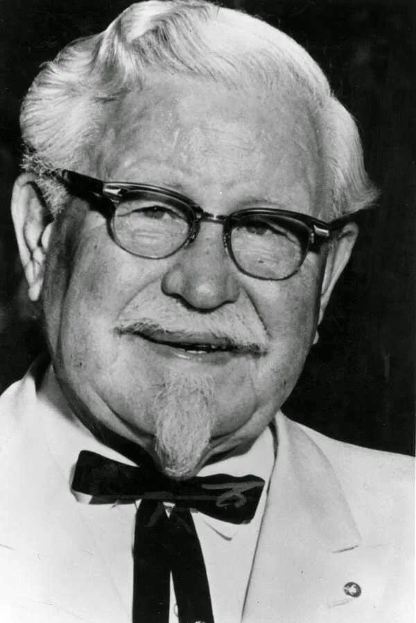 Создатель kfc. Гарланд дэвид сандерс. гарланд дэвид сандерс kfc. харланд «полковник» сандерс. полковник сандерс кфс.