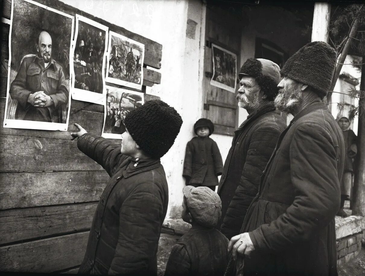 И вошли в повседневную жизнь. Фотофакт 1920-е годы в СССР Повседневная жизнь. СССР В 1930е годы деревня. СССР 30е годы деревня. Повседневная жизнь советских людей в 1920 годы.