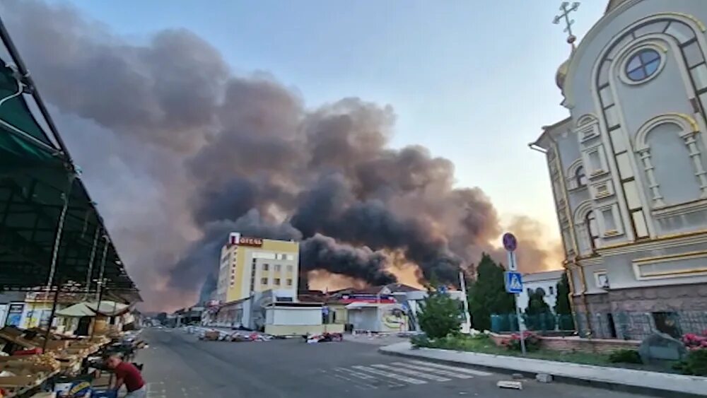 Обстрелы российских территорий новости. Донецк обстрел города. Обстрел Киевского района Донецка. Донецк в огне.