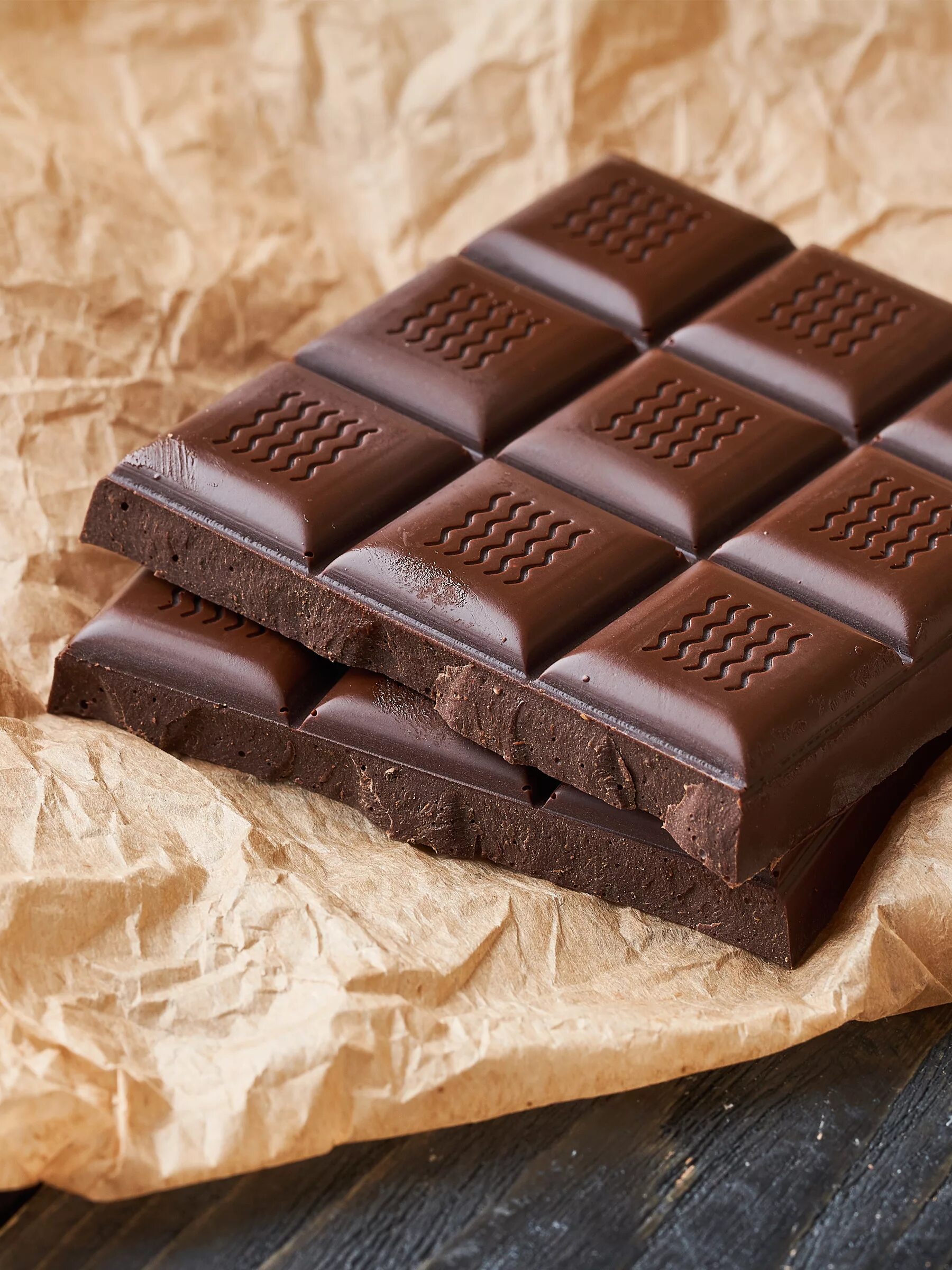 Шоколад. Темный шоколад. Вкусные шоколадки. Качественный шоколад.