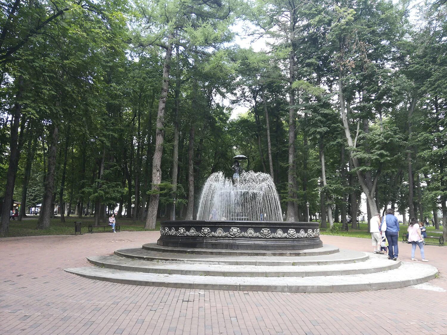 Погулять в калуге. Городской парк Калуга. Центральный парк Калуга. Парк культуры Калуга. ЦПКИО Калуга.