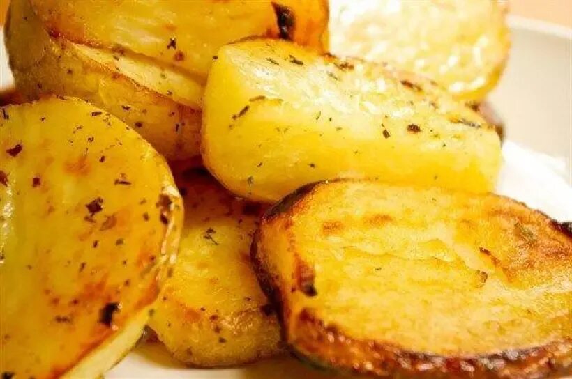 Кухня наизнанку запеченный картофель. Картошка с лимоном. картофель и лимон. картофель из духовки с орегано. лейс под печеный картофель.