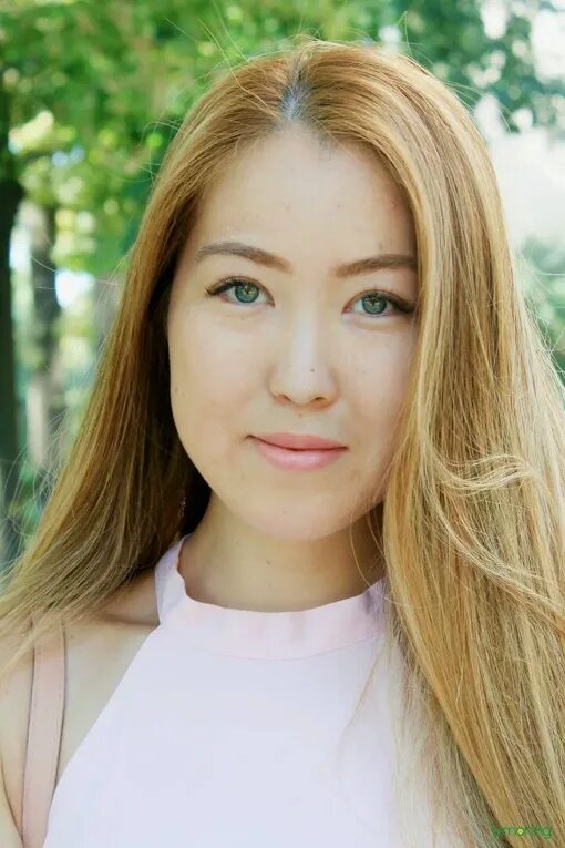 Какого цвета глаза у татар. Камила кыргызка. кыргызы внешность. светлые татарки. казашка с голубыми глазами.