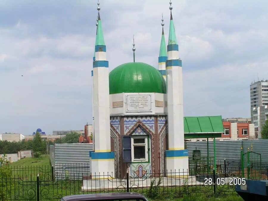 Самая маленькая уютная мечеть. Мечеть нур ихлас набережные челны. Маленькая мечеть набережные челны. Мечеть нур ихлас набережные челны. Мечеть сююмбике набережные челны.