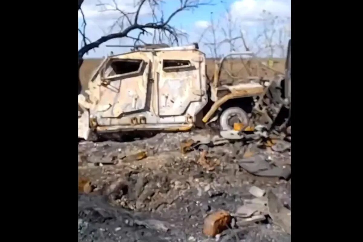 Где подбили колонну. Уничтоженная российская колонна. Где подбили колонну. Где подбили колонну. Гостомель разбитая колонна.