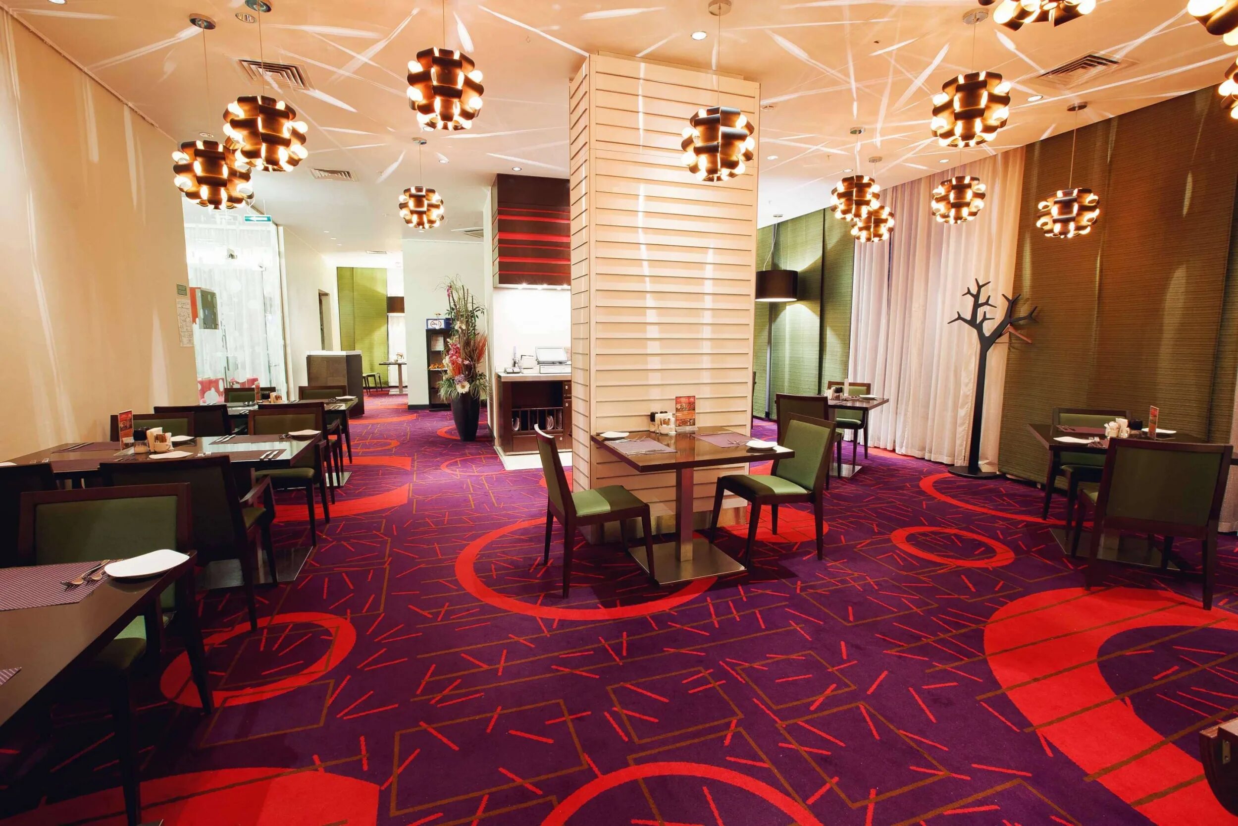 Лесгафта 7 казань гостиница. Cosmos отель казань. Cosmos hotel казань. Отель космос казань. Рэдиссон казань отель.