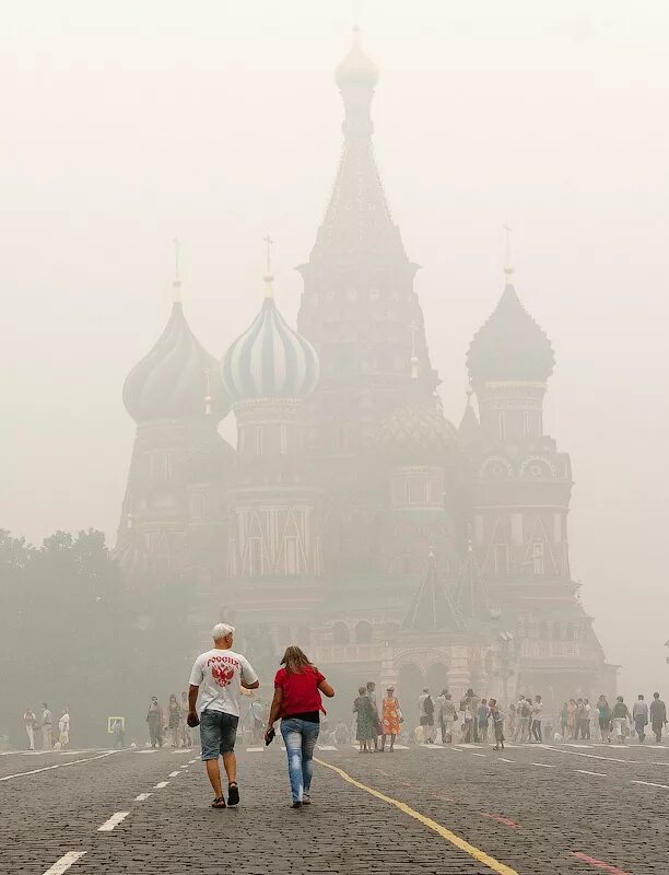 Смог в москве в каком году. Смог в Москве 2010. Смок в Москве в 2010. Москва лето 2010 смог. Пожары в Москве 2010.