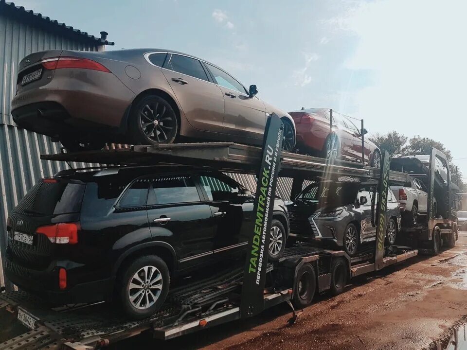 Шилд надстройки автовоз. Автовоз hoyner 1999. Перевозка автомобилей москва. Авто на автовозе. Перевозка автомобилей москва.