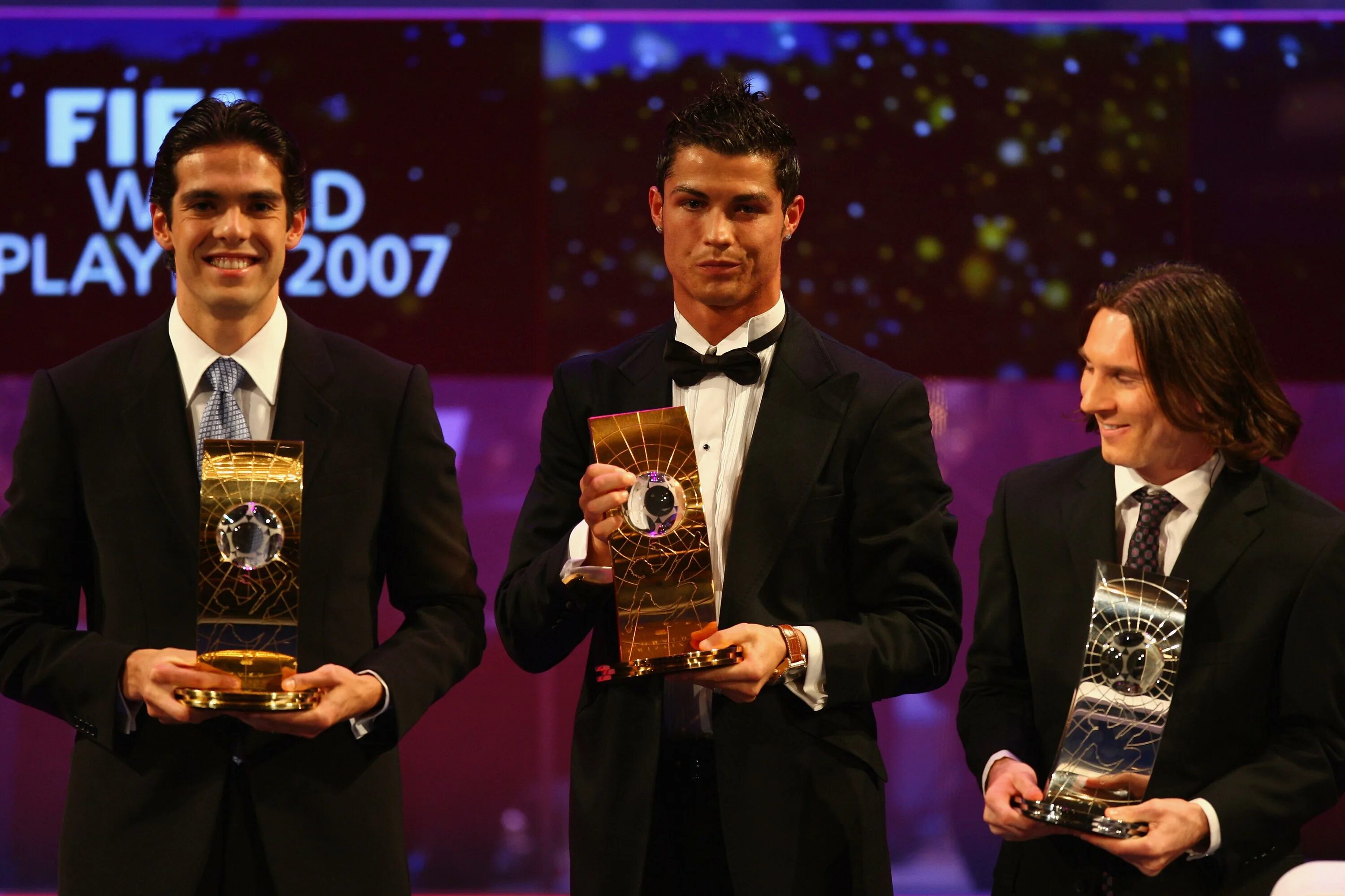 Cristiano Ronaldo Lionel Messi Kaka 2007. Кака Месси Роналду 2007. Ronaldo Messi золотой мяч. Кака золотой мяч 2007. Player of the year