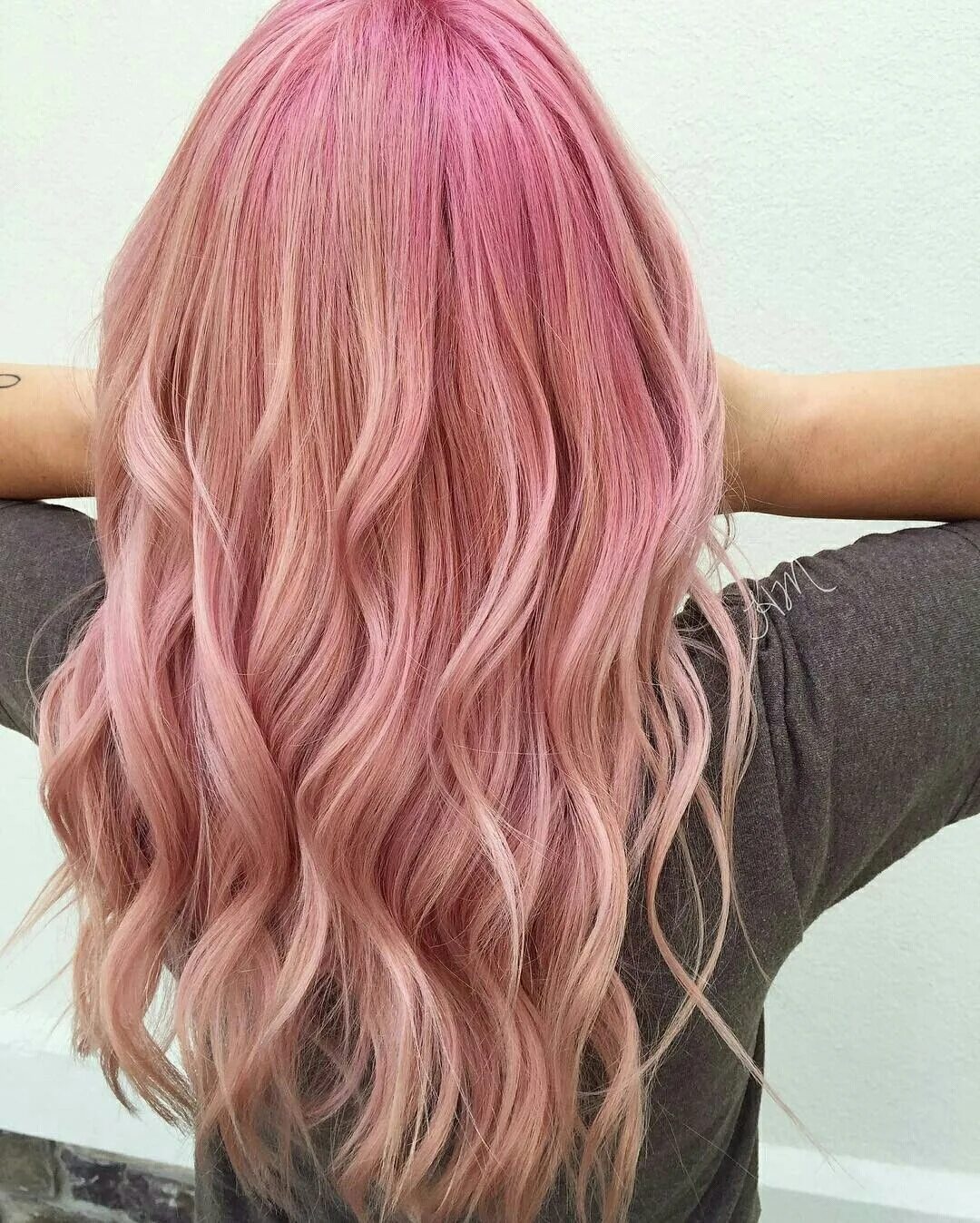 Как сделать розовые волосы. Розовое мелирование. Розовые волосы. Мелирование с розовым оттенком. Розовое окрашивание.
