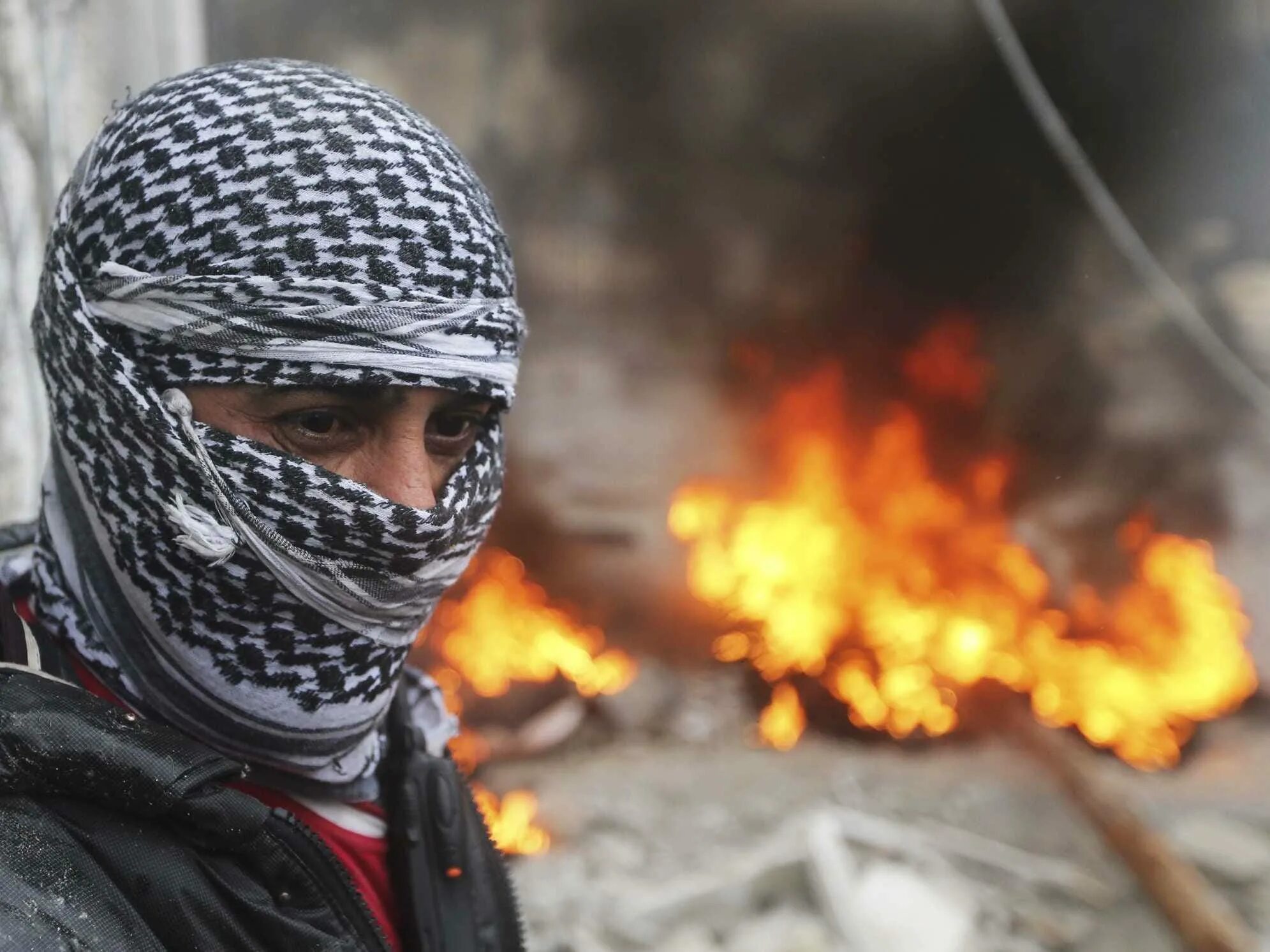 Фотографии террористов группы для детей. Арабские спецслужбы. Джихади джон истончали. Террорист картинка. Маска террориста.