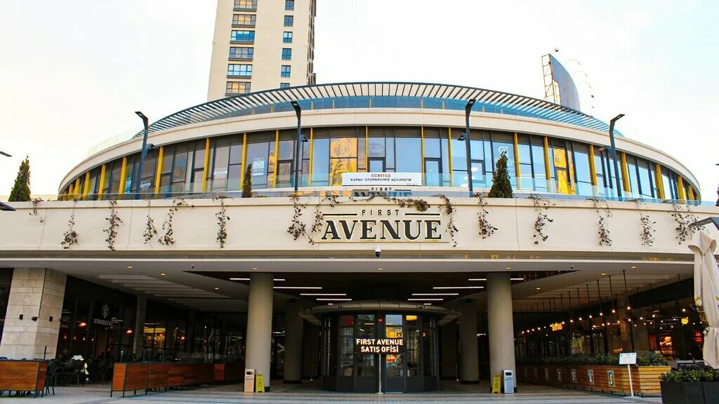 Voorhies avenue и 28th street. First avenue mall. First avenue. Tr logo. Театр города м адрес.